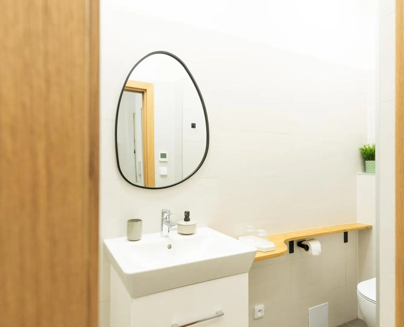 Modern & Spacious Apartment Near The Old Town Πράγα